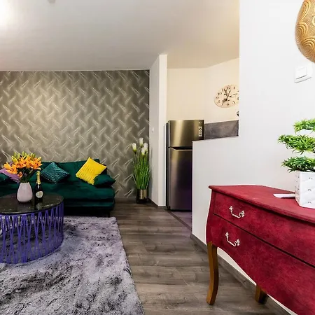 H & A Gozsdu - The 1001 Nights * Budapest